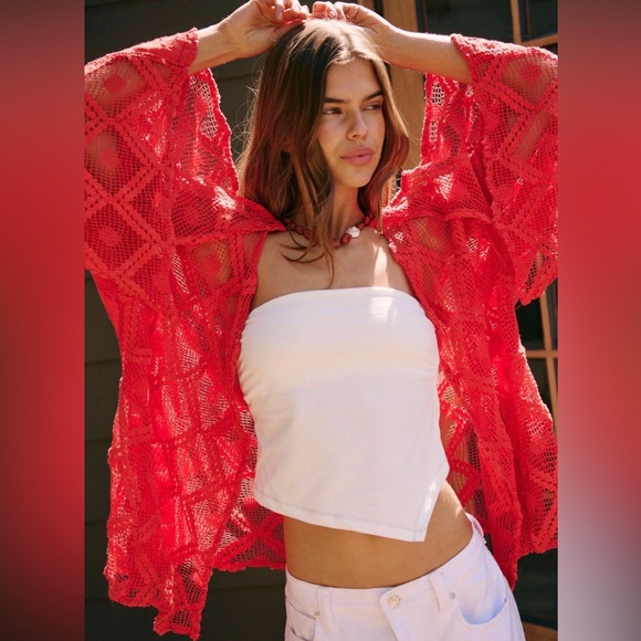 ❤️Free People Bold Red. Off The Coast Crochet Layer NWT hard to find one size ❤️ - Picture 3 of 11